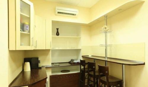 Барная стойка на маленькой кухне своими руками. Разновидности барных стоек