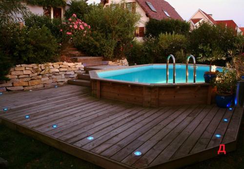 Бассейн своими руками из поддонов. Как посторить бассейн из поддонов.