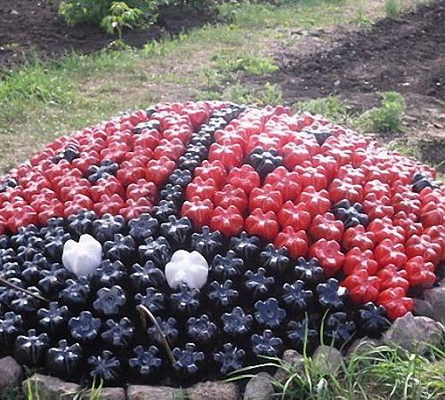 Клумбы своими руками из пластиковых бутылок. Форма клумб и бордюров из пластиковых бутылок