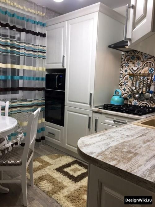 Расположение холодильника на кухне.  Холодильник не должен «ломать» рабочий треугольник 12