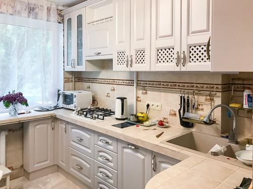 Как разместить технику на маленькой кухне. 10 толковых советов: как маленькую кухню сделать больше