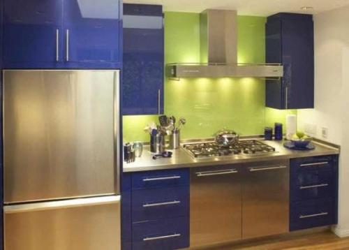 Сине зеленая кухня. С синим