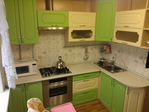 Фартук для зеленой кухни. Что в каком цвете оформить?