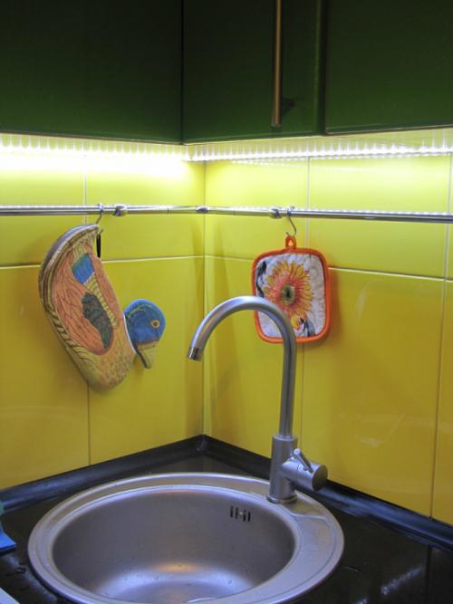 Фартук для зеленой кухни. Что в каком цвете оформить?