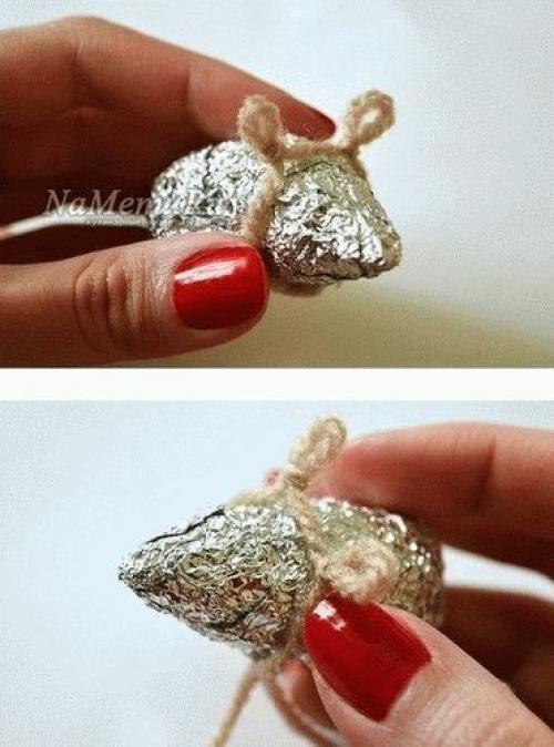 Игрушки из флиса новогодние. Елочные игрушки из ткани 13