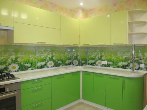 Обои под зеленый кухонный гарнитур. Где рекомендовано использовать цвет