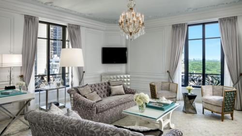 Шторы под белую мебель. Какие правила следует учитывать