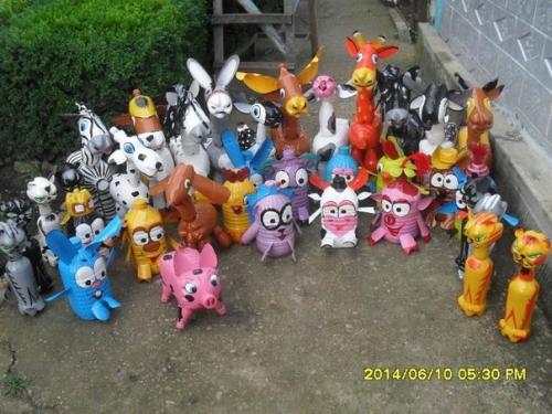 Из пластиковых бутылок своими руками кошка. Кот, как садовая скульптура 16 Из пластиковых бутылок своими руками кошка. Кот, как садовая скульптура 16