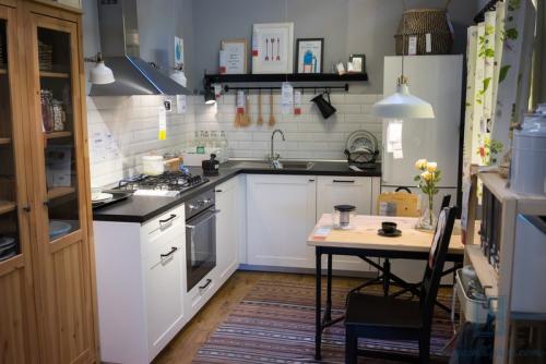 Как на маленькой кухне разместить все. Какую планировку выбрать