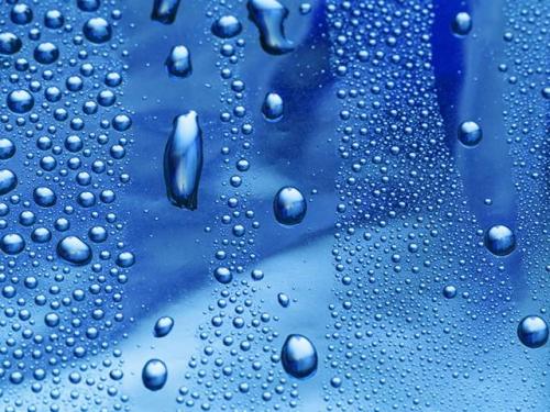 При какой температуре можно клеить обои на даче.