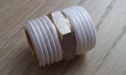 Как наматывать фум на резьбу. Как наматывать фум ленту на резьбу 06