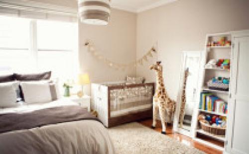 Как расставить мебель в маленькой спальне с детской кроваткой. Детская кроватка в спальне родителей