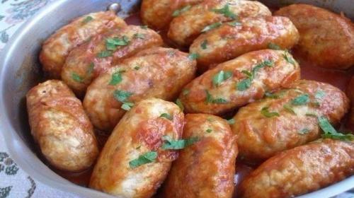 Сочные куриные котлеты в духовке. Куриные котлеты в духовке с ароматной подливкой