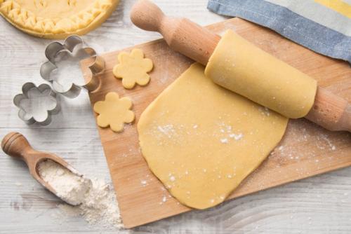 Как приготовить песочное тесто в домашних условиях быстро и легко. Быстрое тесто для песочной выпечки. Рецепты и советы