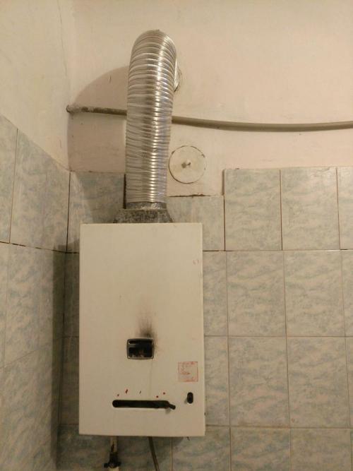 Сталинка окно в ванной. Для чего нужно окно в ванной комнате?