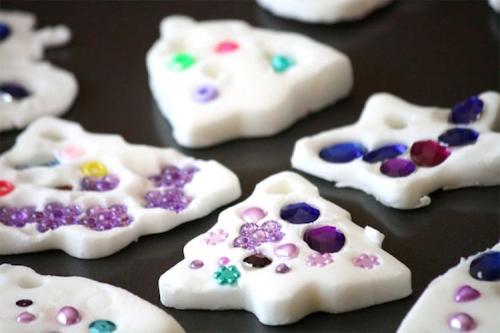 Новогодние игрушки своими руками 2019. Украшения на елку из крахмала и соды