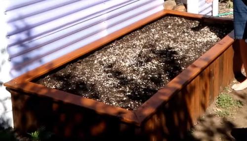 Как сделать грядки из земли. Правильное устройство высокой грядки из досок: плюсы и минусы