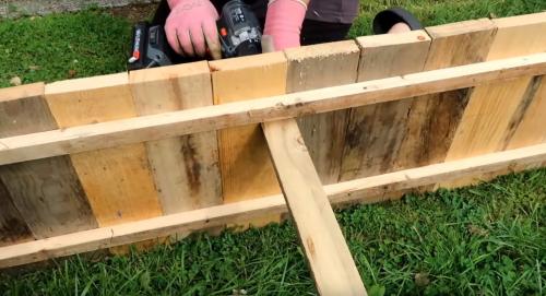 Как сделать грядки из земли. Правильное устройство высокой грядки из досок: плюсы и минусы