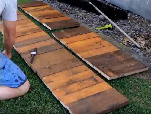 Как сделать грядки из земли. Правильное устройство высокой грядки из досок: плюсы и минусы