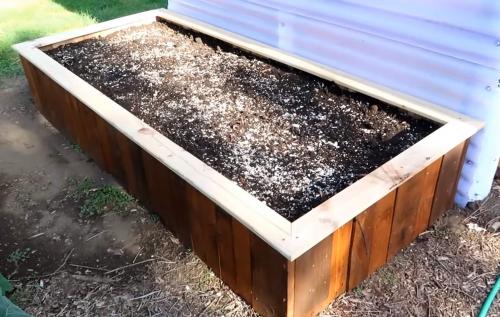 Как сделать грядки из земли. Правильное устройство высокой грядки из досок: плюсы и минусы