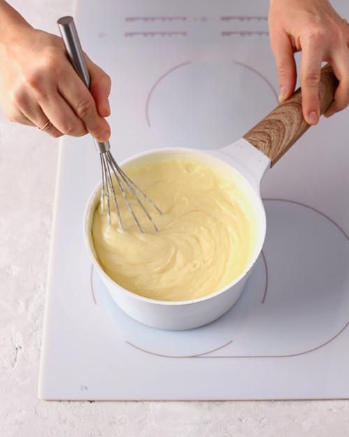 Как выпекать слоеное тесто для наполеона. Торт «Наполеон» из готового слоеного теста