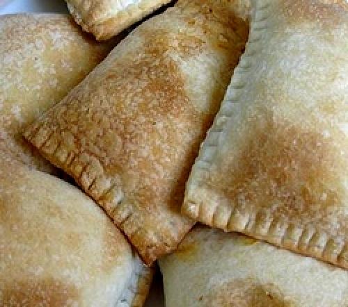 Надо ли раскатывать готовое слоеное тесто.