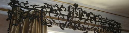 Карнизы для штор. Разделение по форме