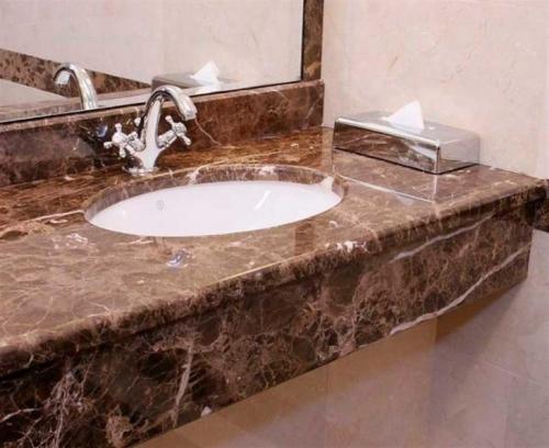 Мраморный пол в интерьере. Мрамор в интерьере квартиры, дома