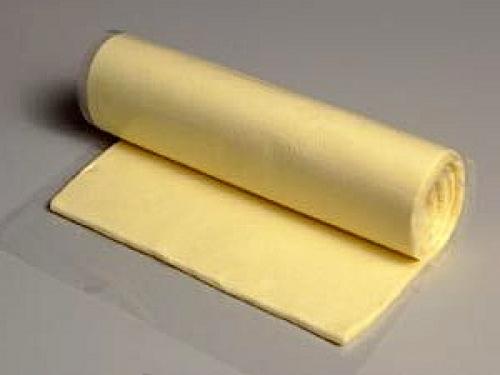 Надо ли раскатывать готовое слоеное тесто.