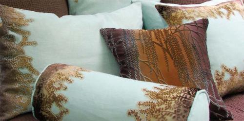 Оригинальные диванные подушки своими руками. Простая подушка своими руками 01