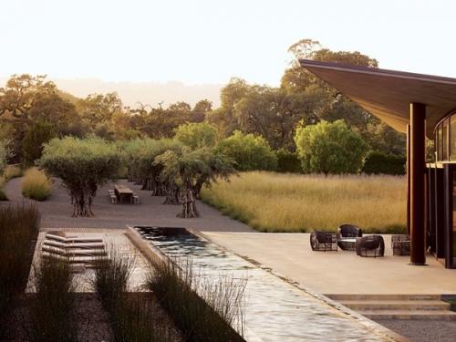 Оформление клумб и цветников во дворе своими руками. Как выбрать идею для клумбы своими руками фото дизайнов 06