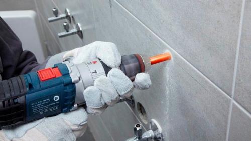 Укладка керамогранита на стены. Сверлим —, как и чем