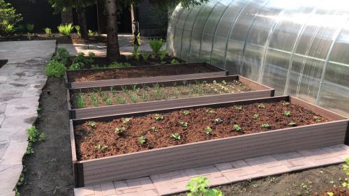 Ограждения для грядок леруа мерлен. Грядки из ДПК – эстетика и практичность