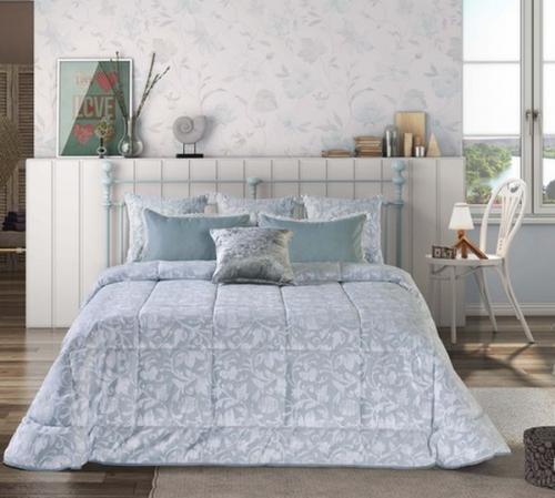 Комбинированные покрывала на кровать. Нюансы выбора покрывала на двуспальную кровать, сочетание с интерьером