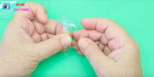 Цветы из бутылок пластиковых своими руками пошагово. Цветы из пластиковых бутылок своими руками – пошаговый мастер-класс для начинающих