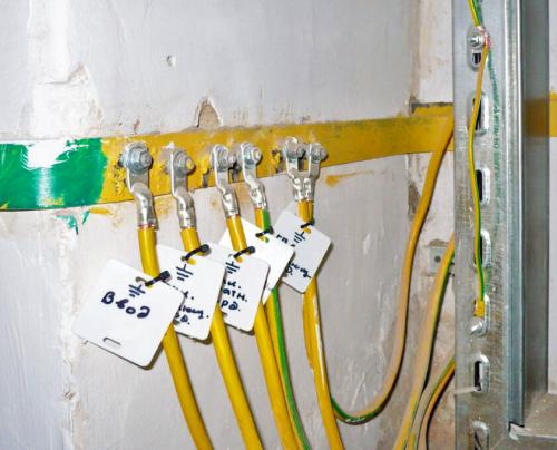 Как сделать заземление в квартире на первом этаже. Опасность частного заземления квартиры: понятным языком - для каждого!