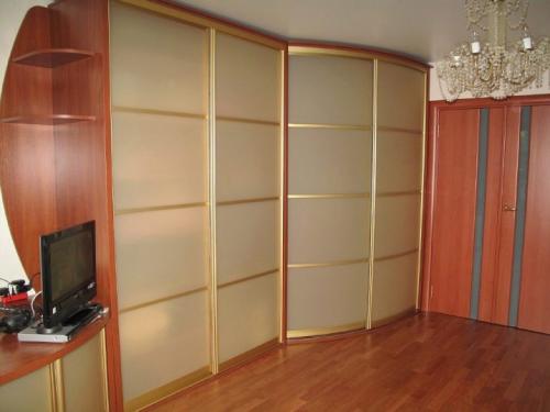 Интерьер гостиной со шкафом купе. Шкаф-купе в гостиную 06 Интерьер гостиной со шкафом купе. Шкаф-купе в гостиную 06