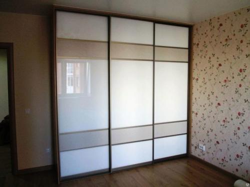 Интерьер гостиной со шкафом купе. Шкаф-купе в гостиную 05 Интерьер гостиной со шкафом купе. Шкаф-купе в гостиную 05