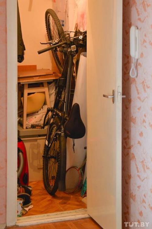 Где В квартире хранить велосипед.  В кладовке