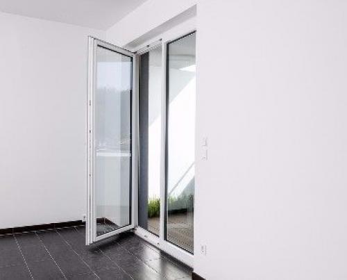 Французские окна в частном доме. ПАНОРАМНЫЕ ОКНА В ЧАСТНОМ ДОМЕ: СОВЕТЫ ПО ВЫБОРУ РАЗДВИЖНЫХ КОНСТРУКЦИЙ