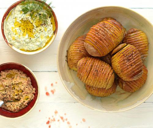 Чипсы в домашних условиях в духовке. Картофельные чипсы в духовке, они же Hasselback и 2 соуса-дип