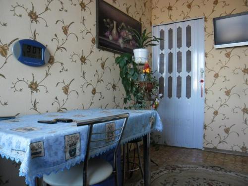 Виниловые обои на кухню. Виды обоев для кухни