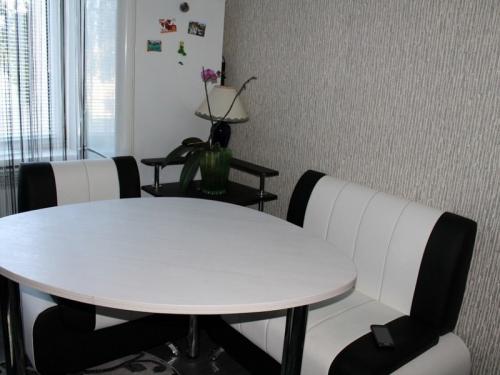 Виниловые обои на кухню. Виды обоев для кухни