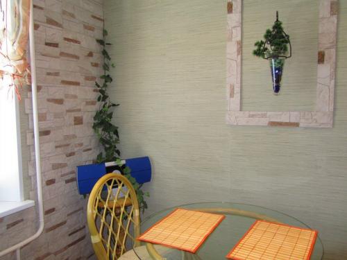 Виниловые обои на кухню. Виды обоев для кухни