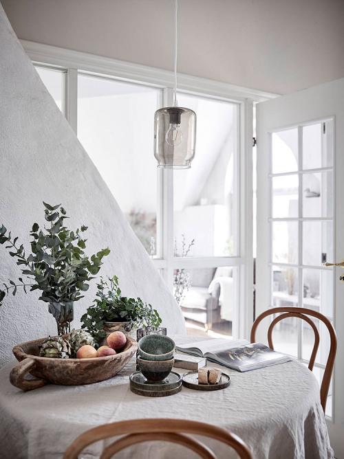 Мансардная квартира с великолепными арочными окнами 02