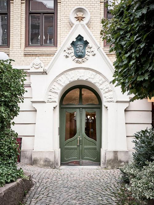 Мансардная квартира с великолепными арочными окнами 20