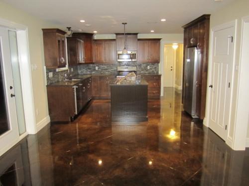 Пол на кухне своими руками. Чем руководствуются при выборе пола?