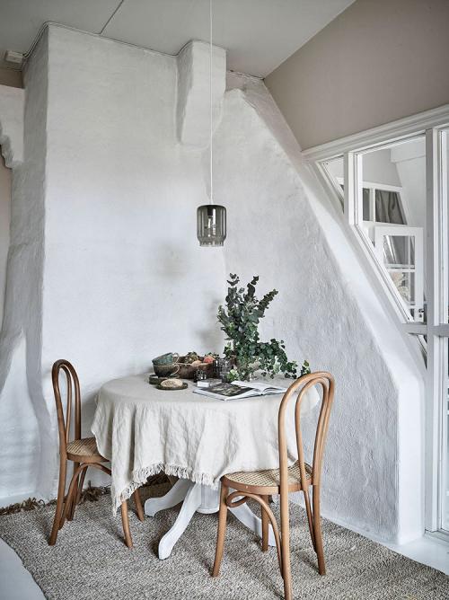 Мансардная квартира с великолепными арочными окнами 06