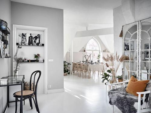 Мансардная квартира с великолепными арочными окнами 13