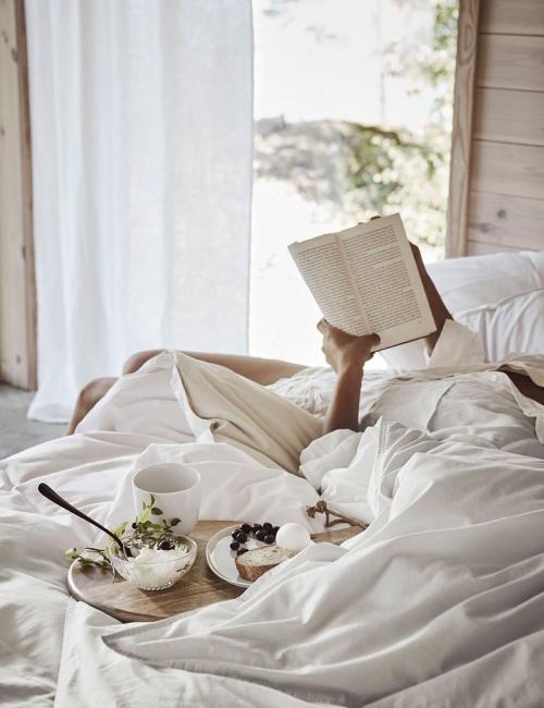 Уютная атмосфера с видом на озеро 09